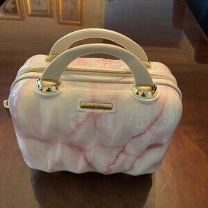 COPY - Never used, cream colored/marbled toiletry and jewelry travel bag